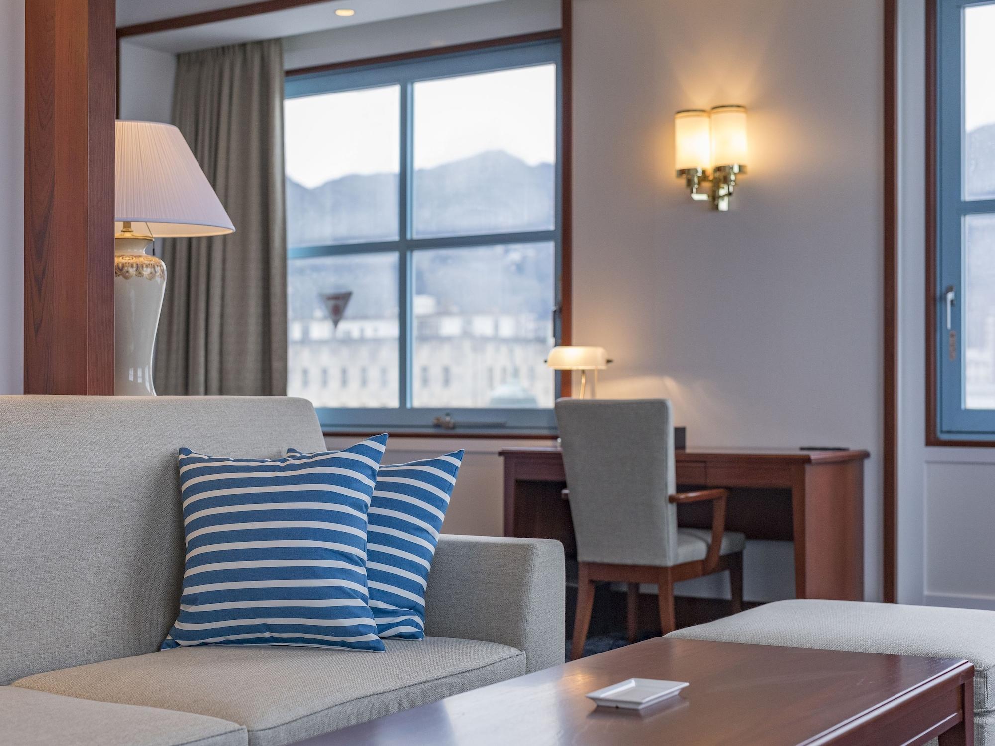 Premier Mojiko Hotel